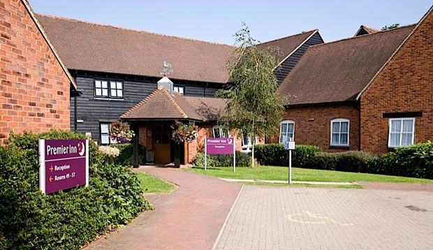 Exterior of Premier Inn St. Albans/Bricket Wood